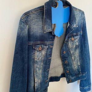 Mavi distressed jean jacket, excellent condition. Size medium